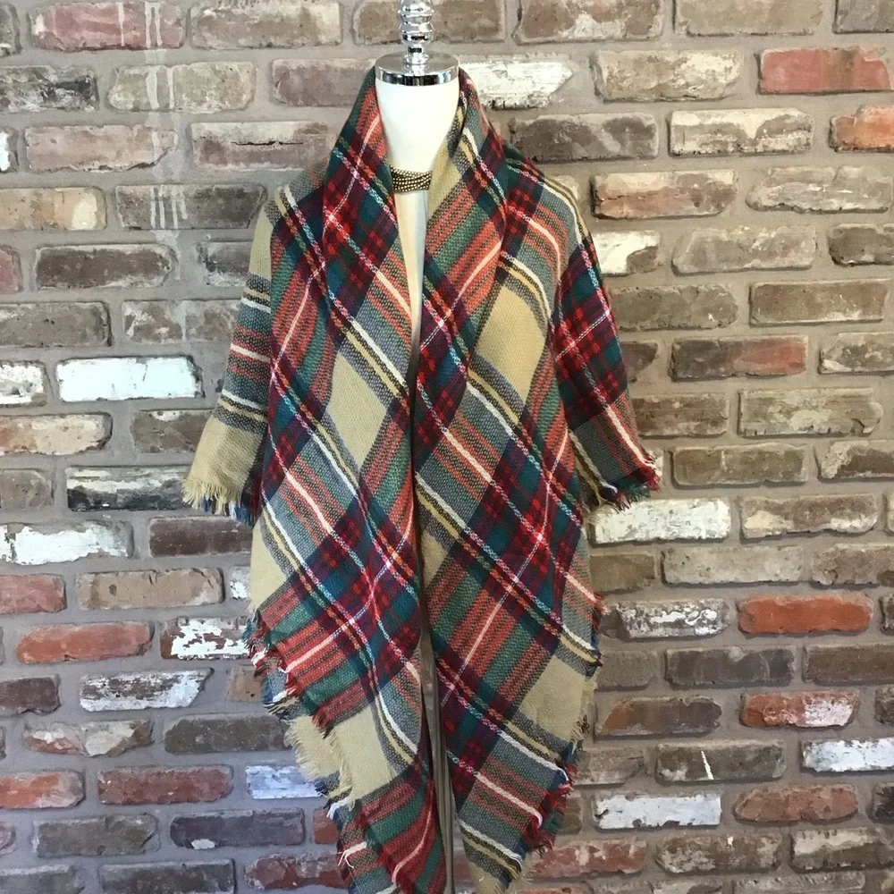 Boutique 100% Acrylic Women's Red Green Tan Plaid Blanket Scarf Wrap Onesize